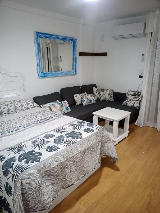 Sweet Home Benalmadena, Estudio Con Vistas Al Mar Y Excelente Conexion Wifi, Para No Fumadores, Con Piscinas, Sea Views, With Swimming Pools, Completely Renovated, Ideal For Older People, Bright With Morning Sun, No Smoking Номер фото